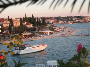 Отель Apartments Villa Alfa  Трогир